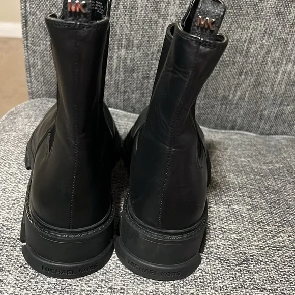 NWOT MICHAEL MICHAEL KORS Ridley Leather Ankle Boot - Picture 9 of 13